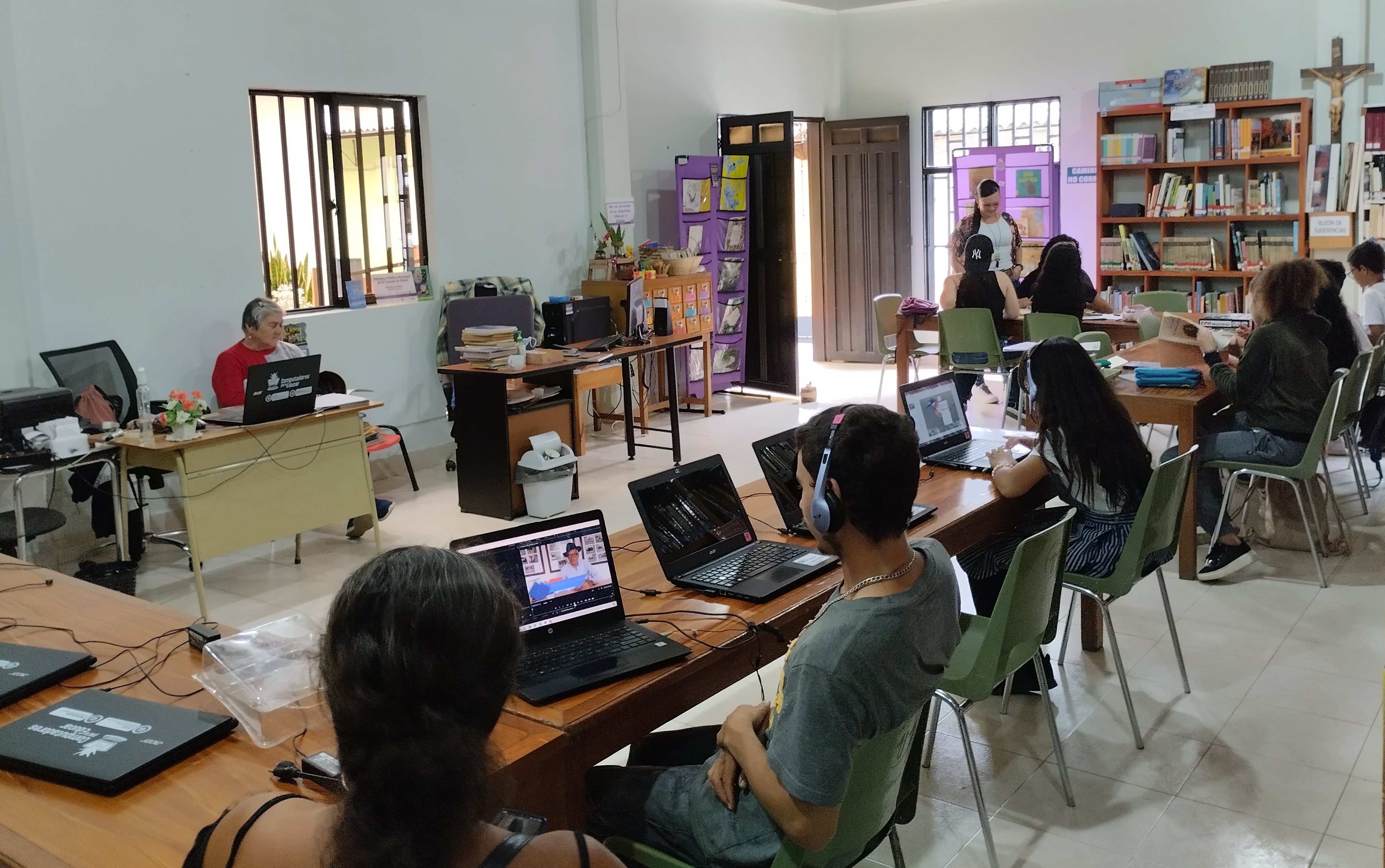 Las Mujeres Que Mantienen Viva La Lectura En El Carmen De Atrato