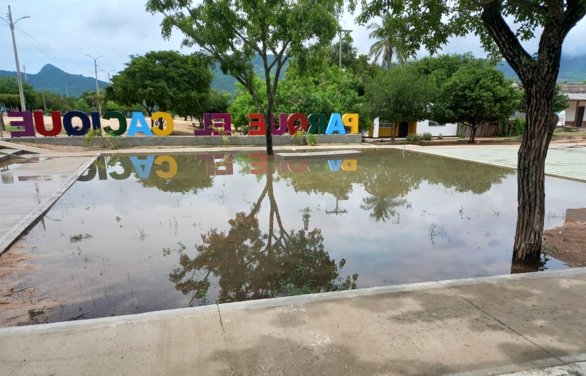 Empozamiento de aguas lluvias en el Parque El Cacique. Fotografía: cortesía