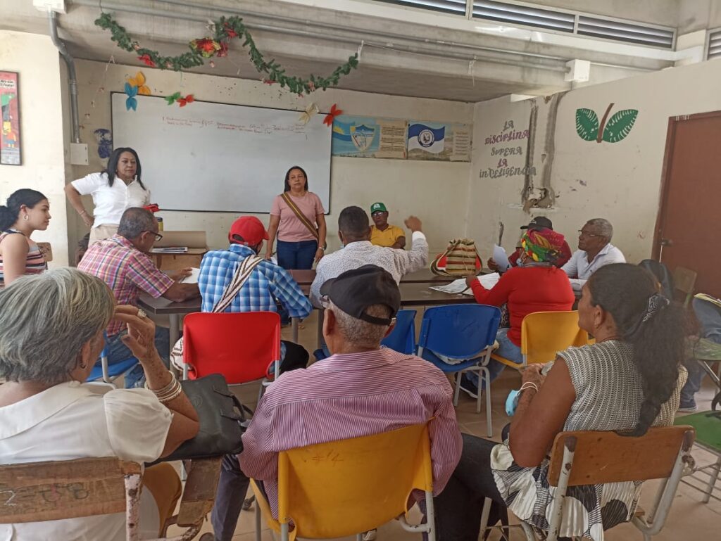 Mesa de trabajo durante el Diálogo Regional Vinculante en Riohacha. Fotografía: Aileen Díaz