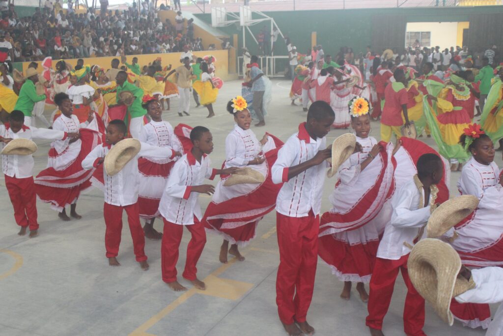 La jota es un baile donde participan un mínimo de cuatro personas. Foto: Alcaldía de Tadó.
