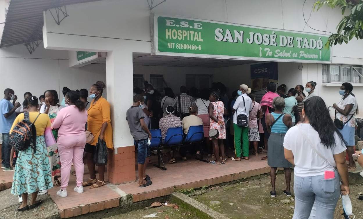 Filas en el Hospital de Tadó para la asignación de citas médicas. Foto: Francisco Mosquera.
