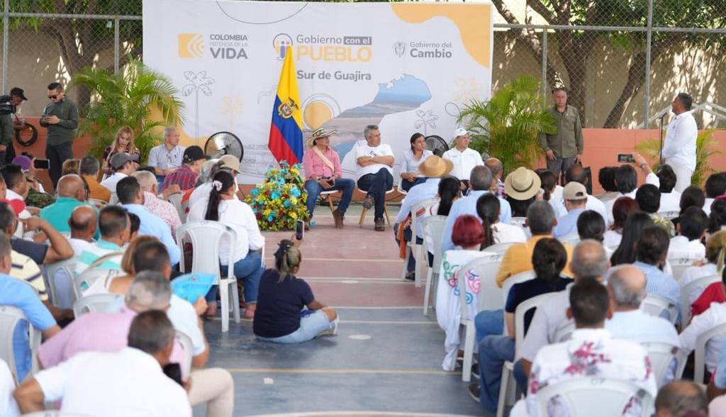 El presidente Gustavo Petro estuvo en reunión con los voceros y líderes de San Juan del Cesar el 1 de julio. Foto: Presidencia.
