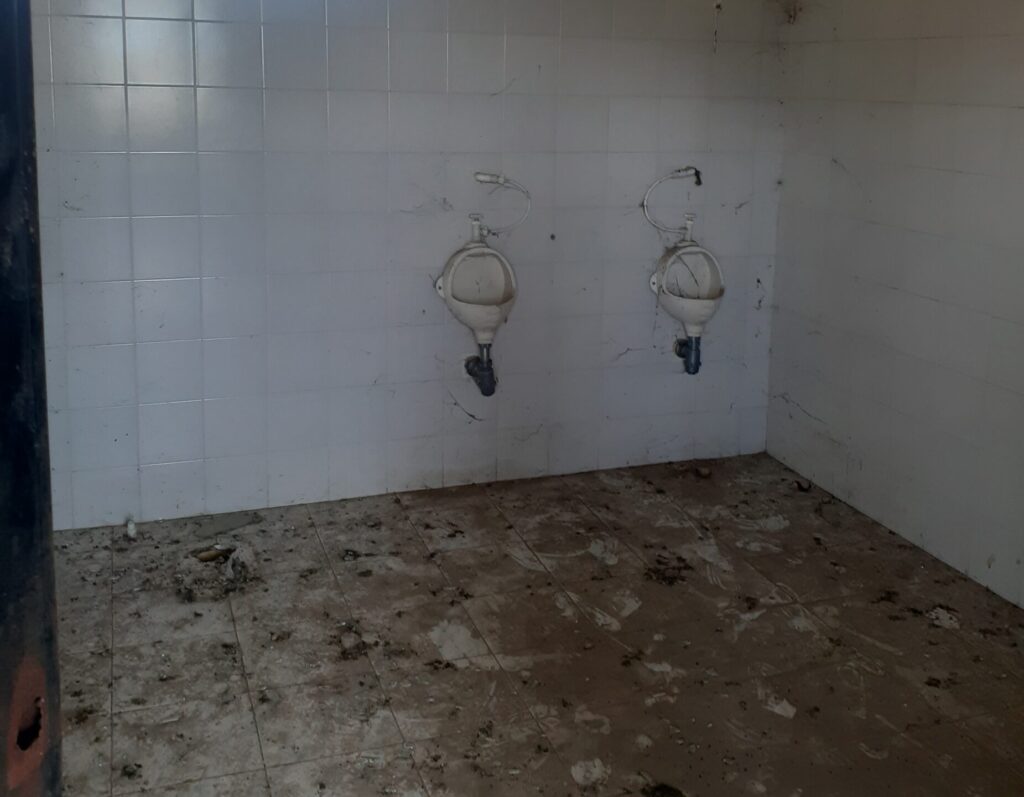 Estado de los baños en La Playera.