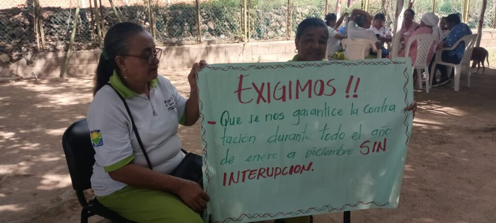 Reunión pacífica de varias madres comunitarias en Fonseca.