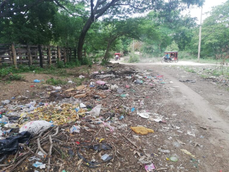 Basura en el Parque Ecológico de San Juan del Cesar.